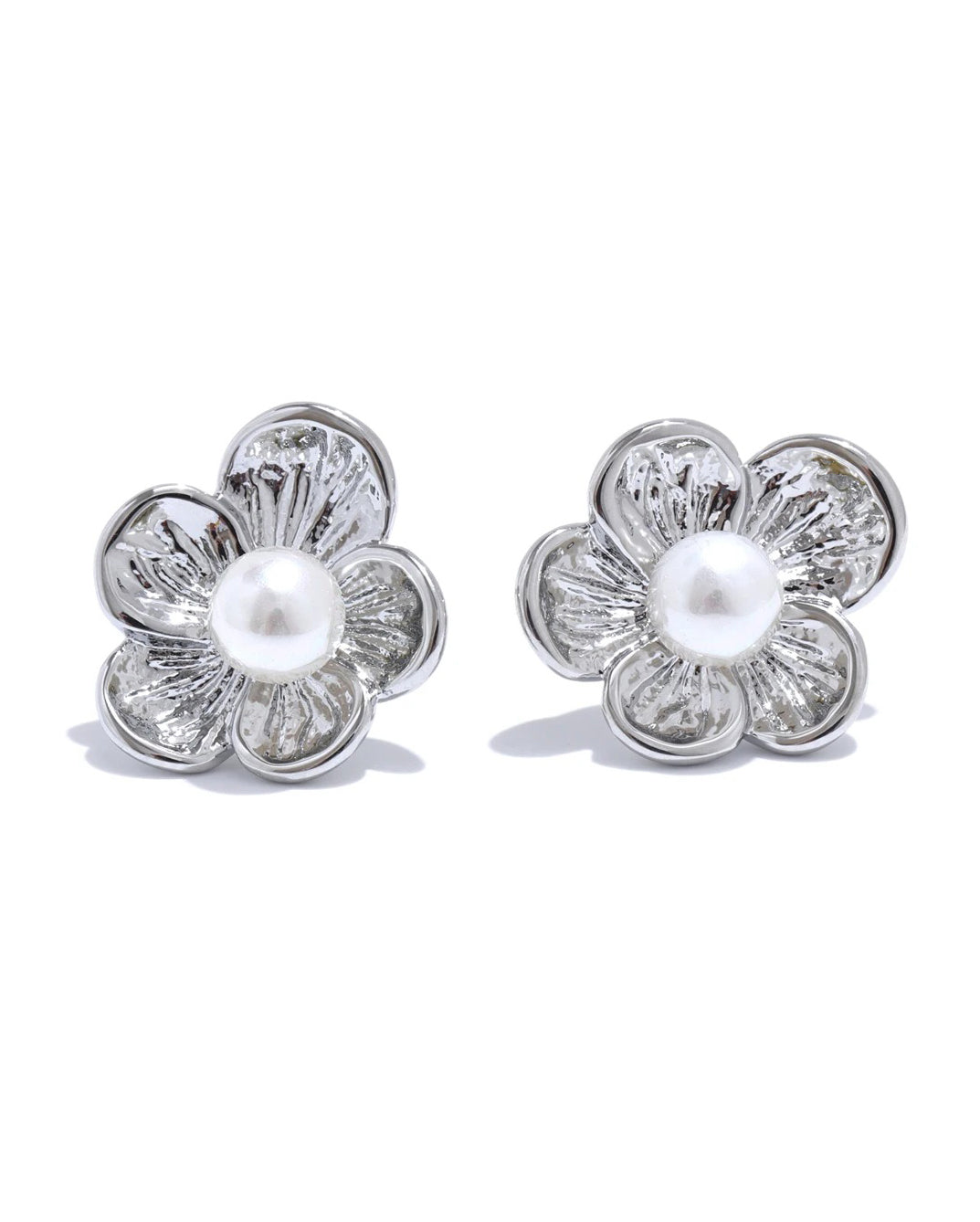 Elegante en verfijnde floret parel oorbellen